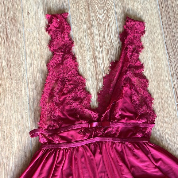 Lot of Three Lace Lingerie Sets - Picture 3 of 10